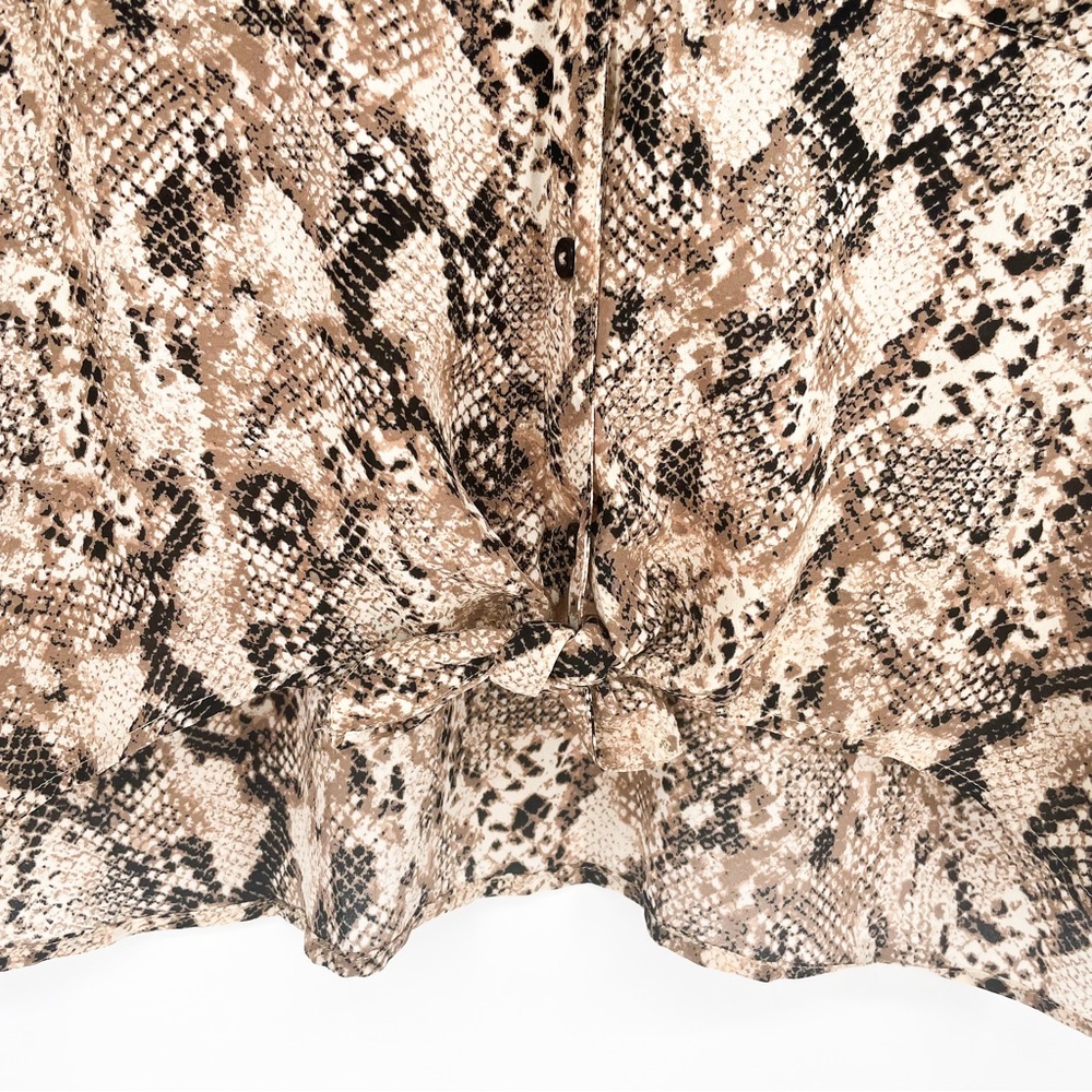 Sanctuary Snakeskin Boxy Front Tie Button Down Blouse Brown Medium - Picture 5 of 9